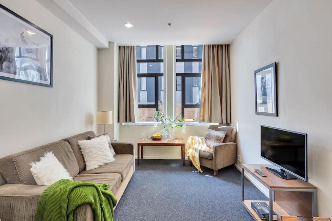 Urban Deco Apartment On Queen Street Оукланд Екстериор снимка