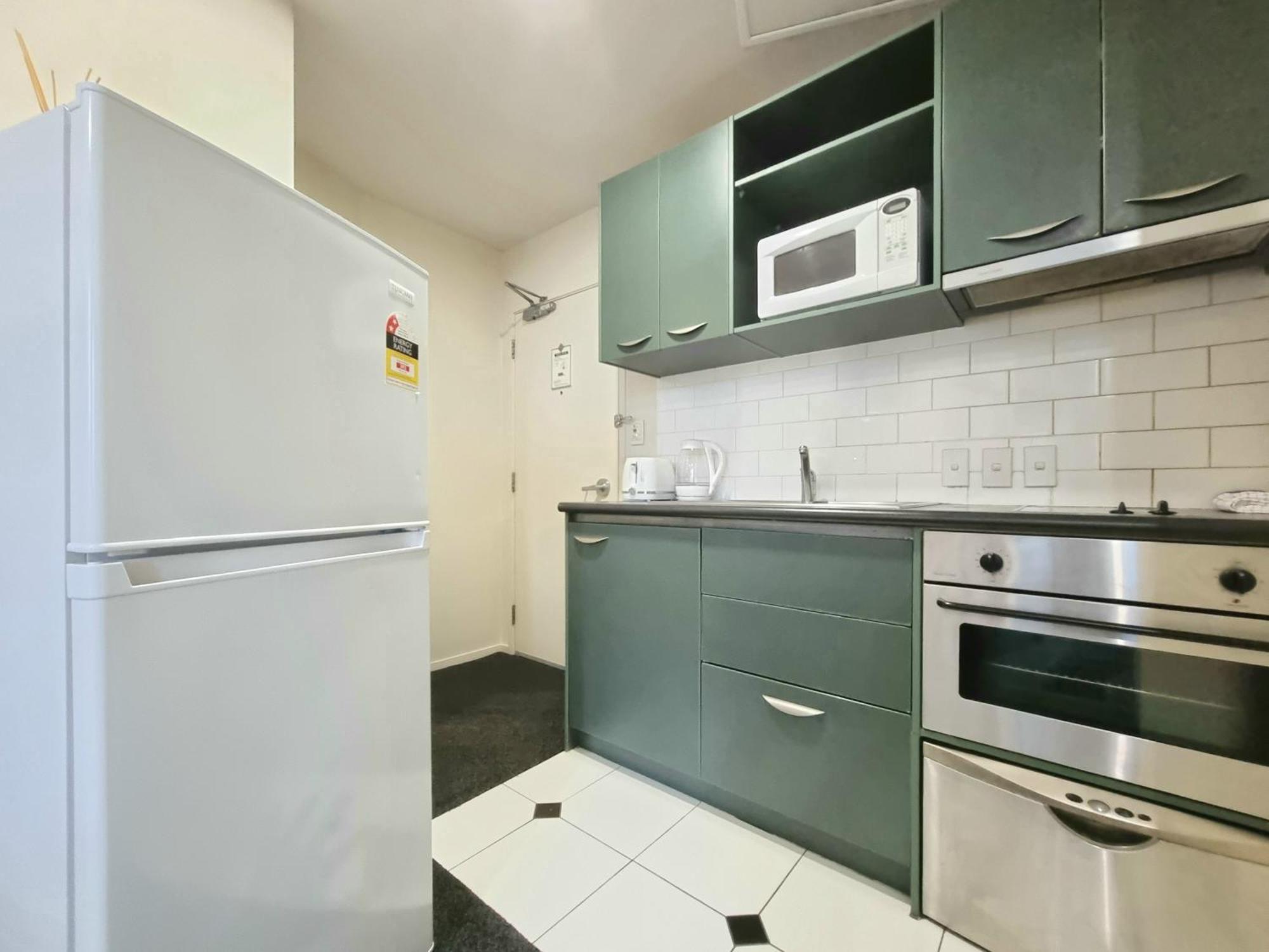 Urban Deco Apartment On Queen Street Оукланд Стая снимка